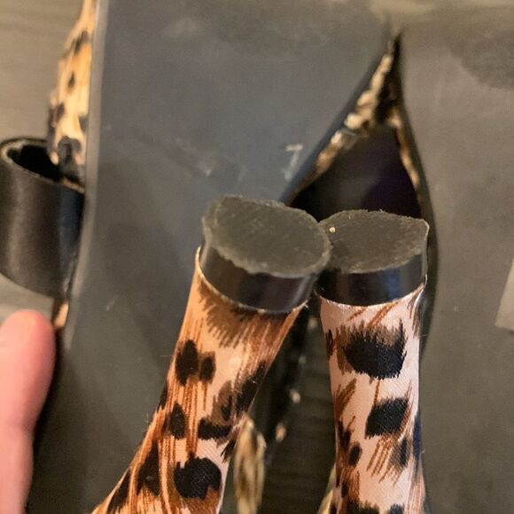 BKE Size 7 platform open toe strappy heels. Animal print - Picture 9 of 12